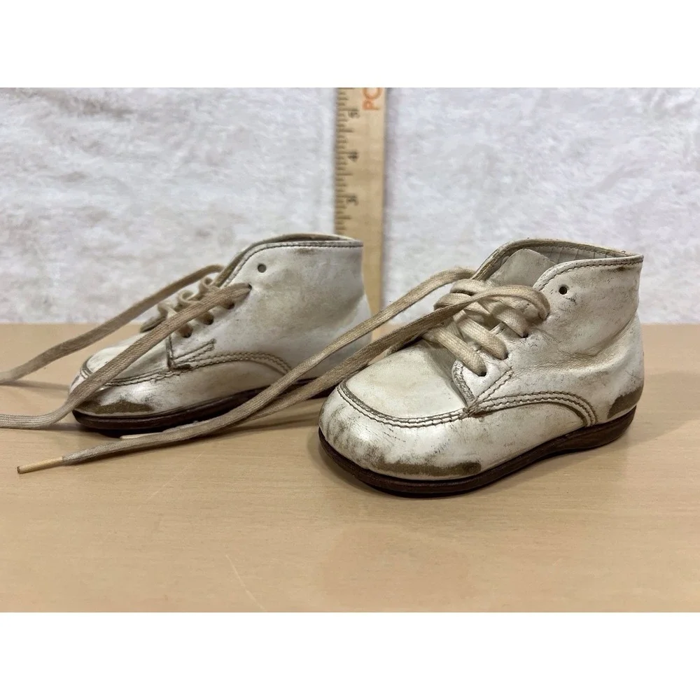 Vintage Stilecraft White Leather Baby Shoes Size 2 Lace-Up Hard Sole